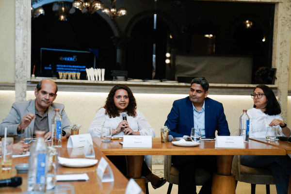 Moments from the second Circle, Mumbai